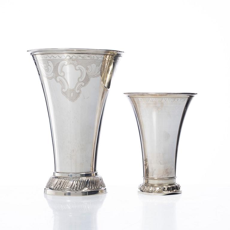 Bägare, 2 st, silver, KG Markströms Uppsala 1917 resp GAB Stockholm 1939.