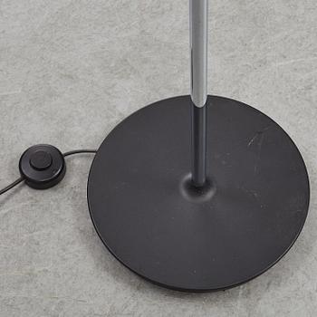 Poul Henningsen, golvlampa, "PH 80", Louis Poulsen, Danmark.