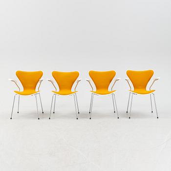 Arne Jacobsen, karmstolar, 4 st, "Sjuan", Fritz Hansen, Danmark, daterade 2001.