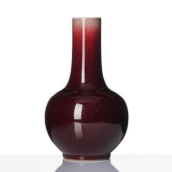 A flambé glazed vase, late Qing dynasty/early 20th century.