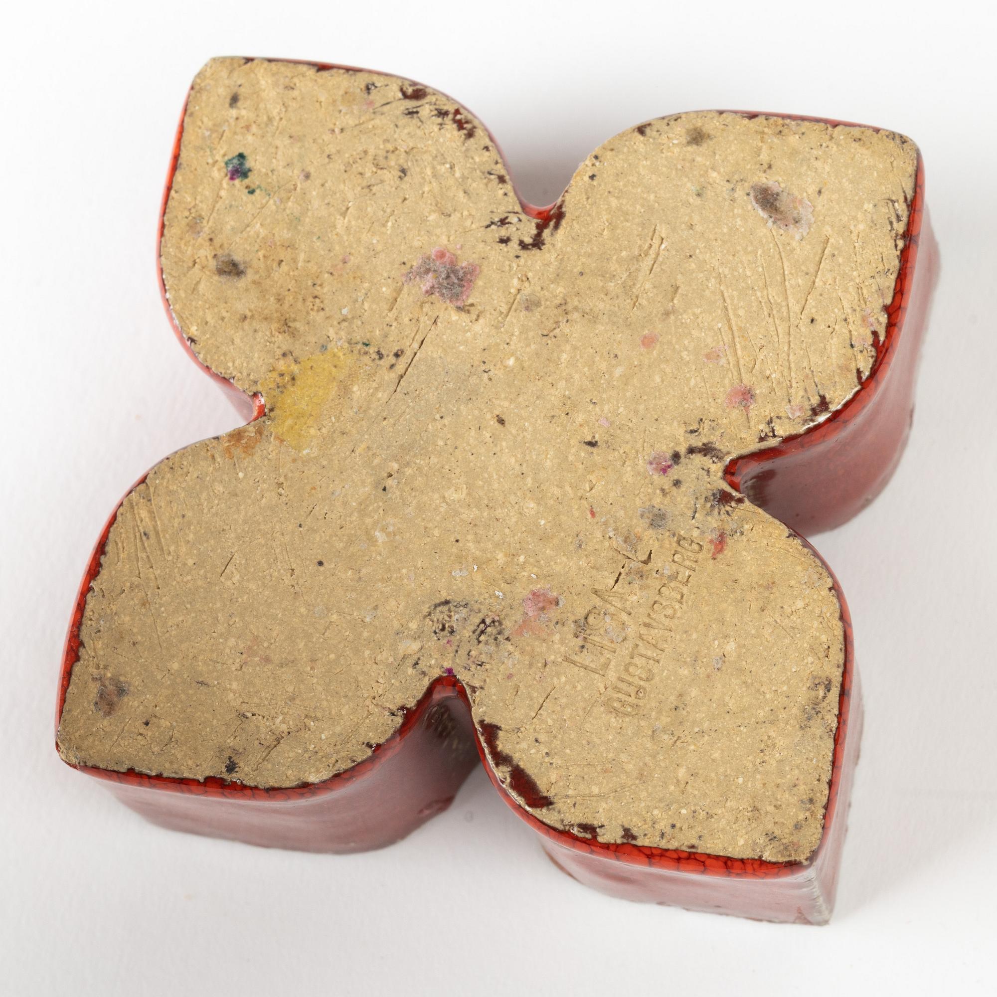 Lisa Larson, ljusstakar, 2 par samt 3 ljusstakar, mestadels Gustavsberg.