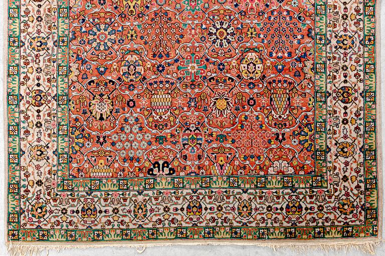 A semaintique Tabris carpet ca 294x198 cm.