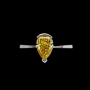 876. A drop cut Fancy Deep Yellow diamond ring, 1.02 cts.