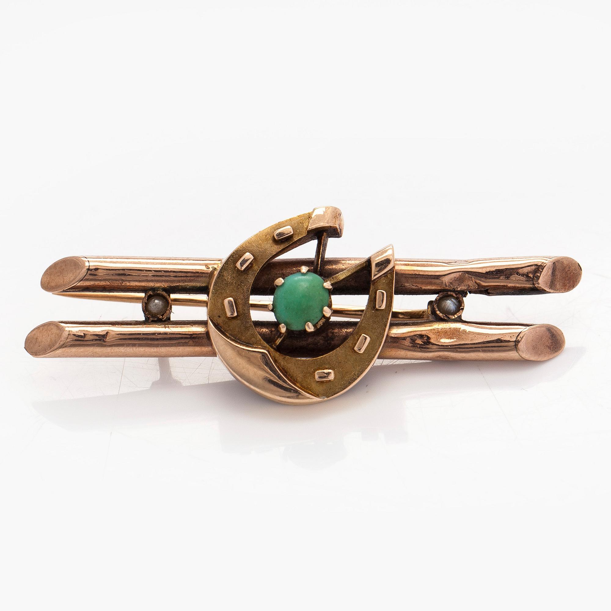Brosch, cabochonslipad turkos, små pärlor,  14K (56) guld, Ryssland.