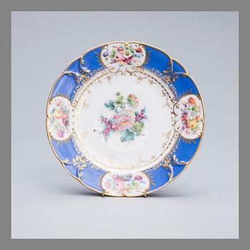 A RUSSIAN PLATE, porcelain, The Popov Factory ca 1830-1850.