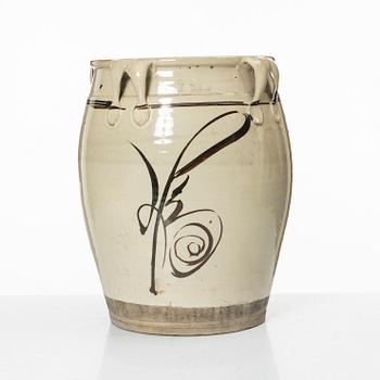 A Cizhou style ceramic jar, Ming dynasty or later.