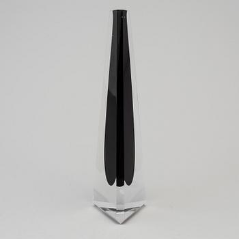 A Vicke Lindstrand glass vase, for KOsta, 1950s.