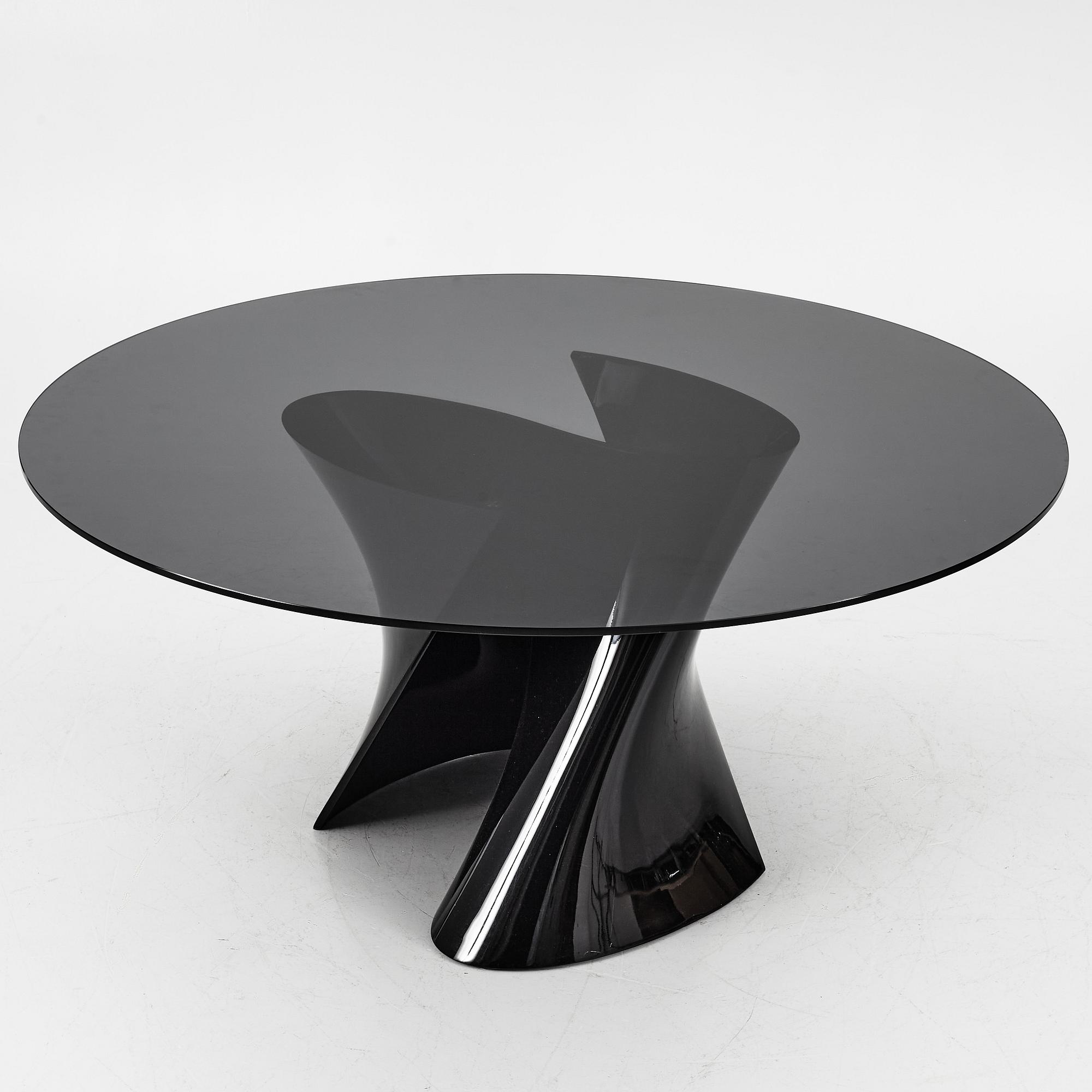 Xavier Lust, matbord, "S Table", MDF Italia.