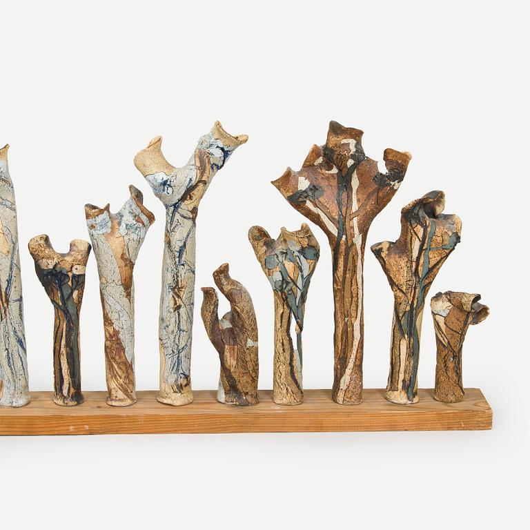 Francesca Mascitti-Lindh, a stoneware composition 'Le piante'.