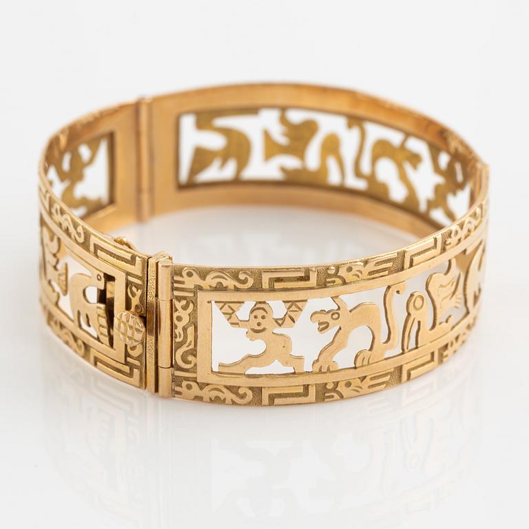 18K gold animal pattern panel bangle.