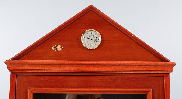 CIGARRSKÅP/HUMIDOR, Habans, 1900-talets andra hälft.