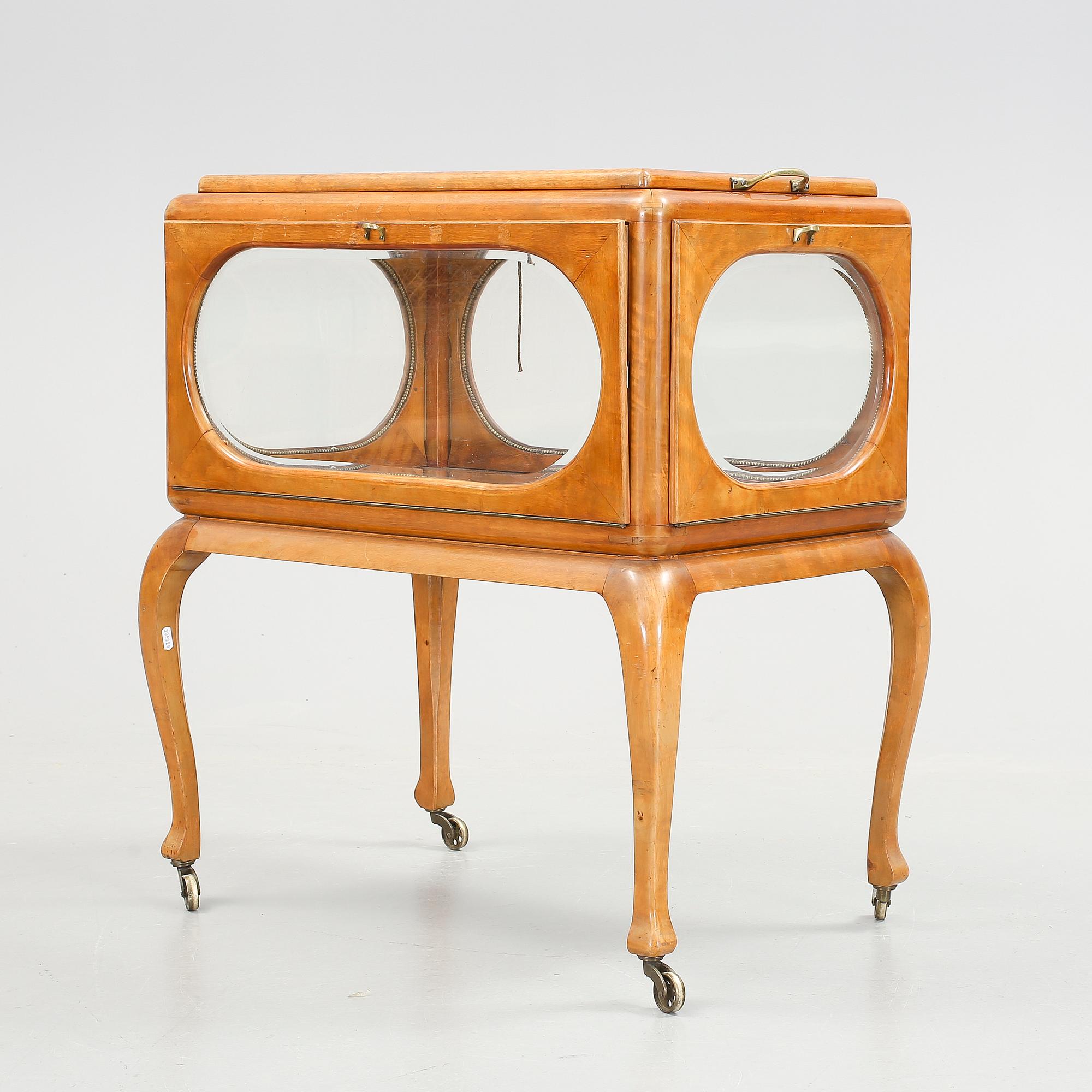 MONTERBORD, rokokostil, 1900-tal.