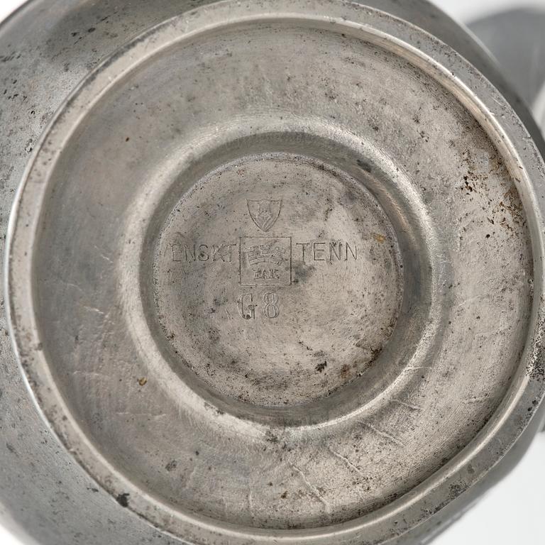 Nils Fougstedt, a set of two vases, Fabriksaktiebolaget Kronsilver, Stockholm, 1933-34.