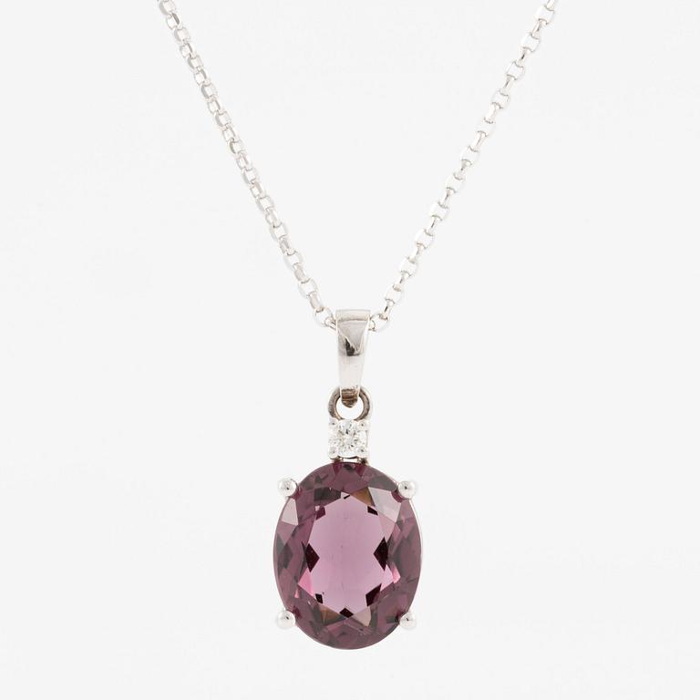 Pendant with purple tourmaline and brilliant-cut diamond, with chain.