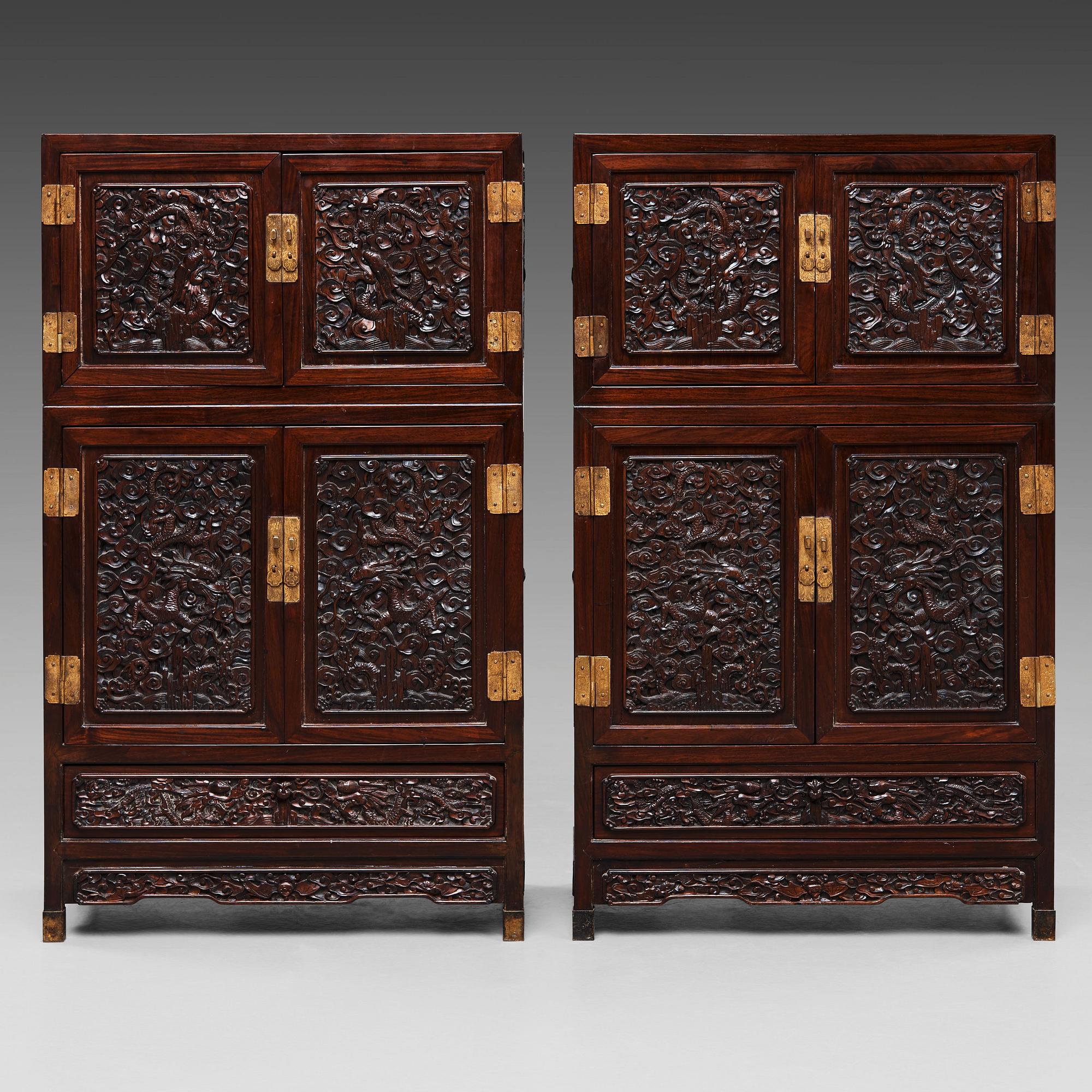 SKÅP, ett par, hardwood. Sen Qingdynasti (1644-1912).