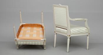 KARMSTOLAR, ett par, gustaviansk stil 1900-talets början.