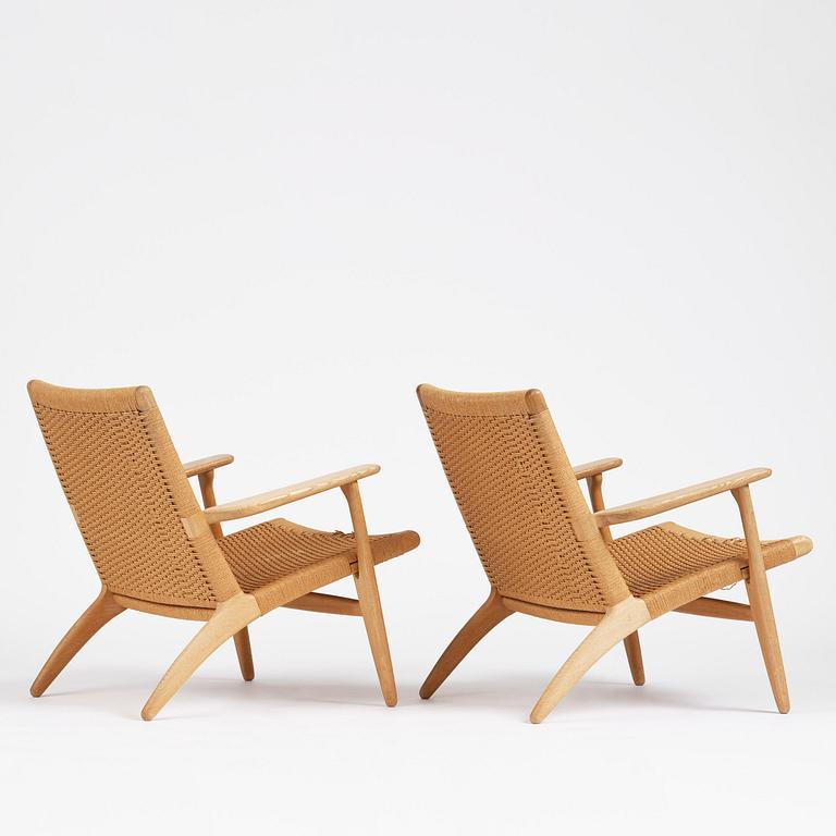 Hans J. Wegner, fåtöljer, ett par, "CH25", Carl Hansen & Son, Danmark, 1960-tal.
