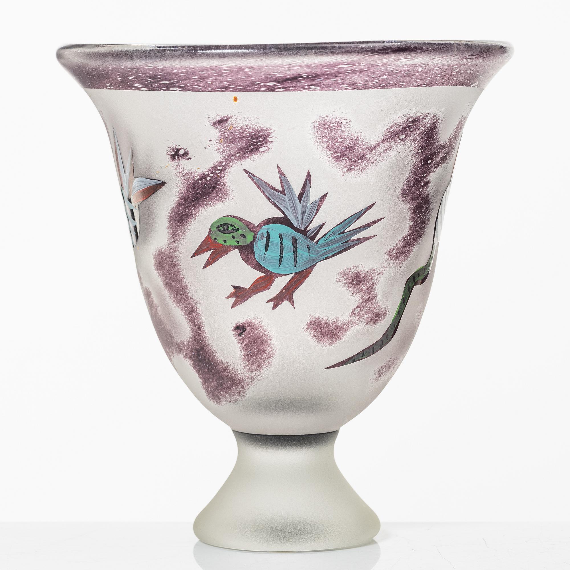 Ulrica Hydman-Vallien, a vase, Kosta Boda Studio.