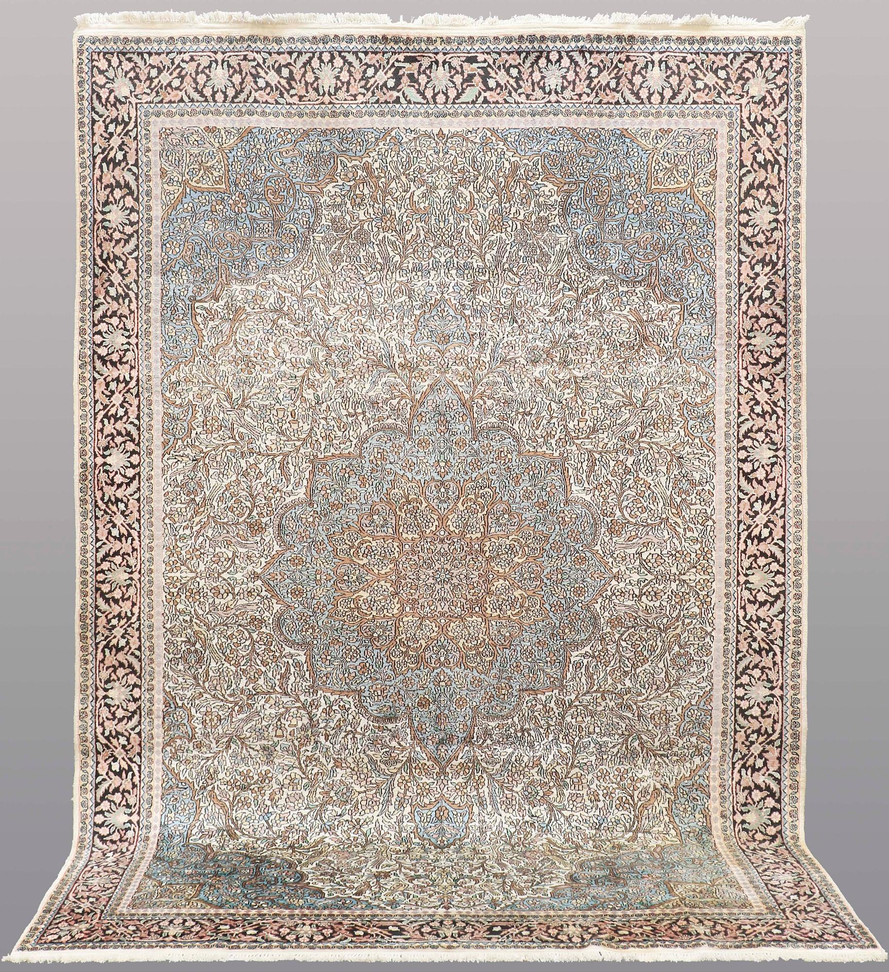 MATTA, Kashmir silke, ca 325x 210 cm.
