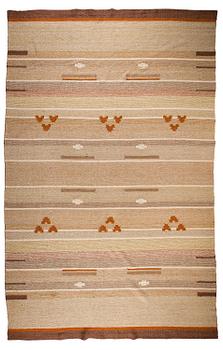 A 1930s finnish flat weave carpet, approximately 430 x 270 cm.