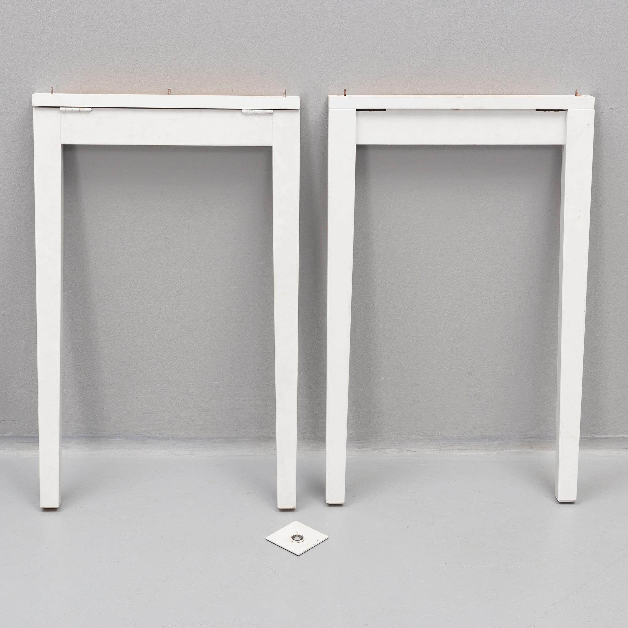 Matbord snarlikt, modell 771 av Josef Frank.