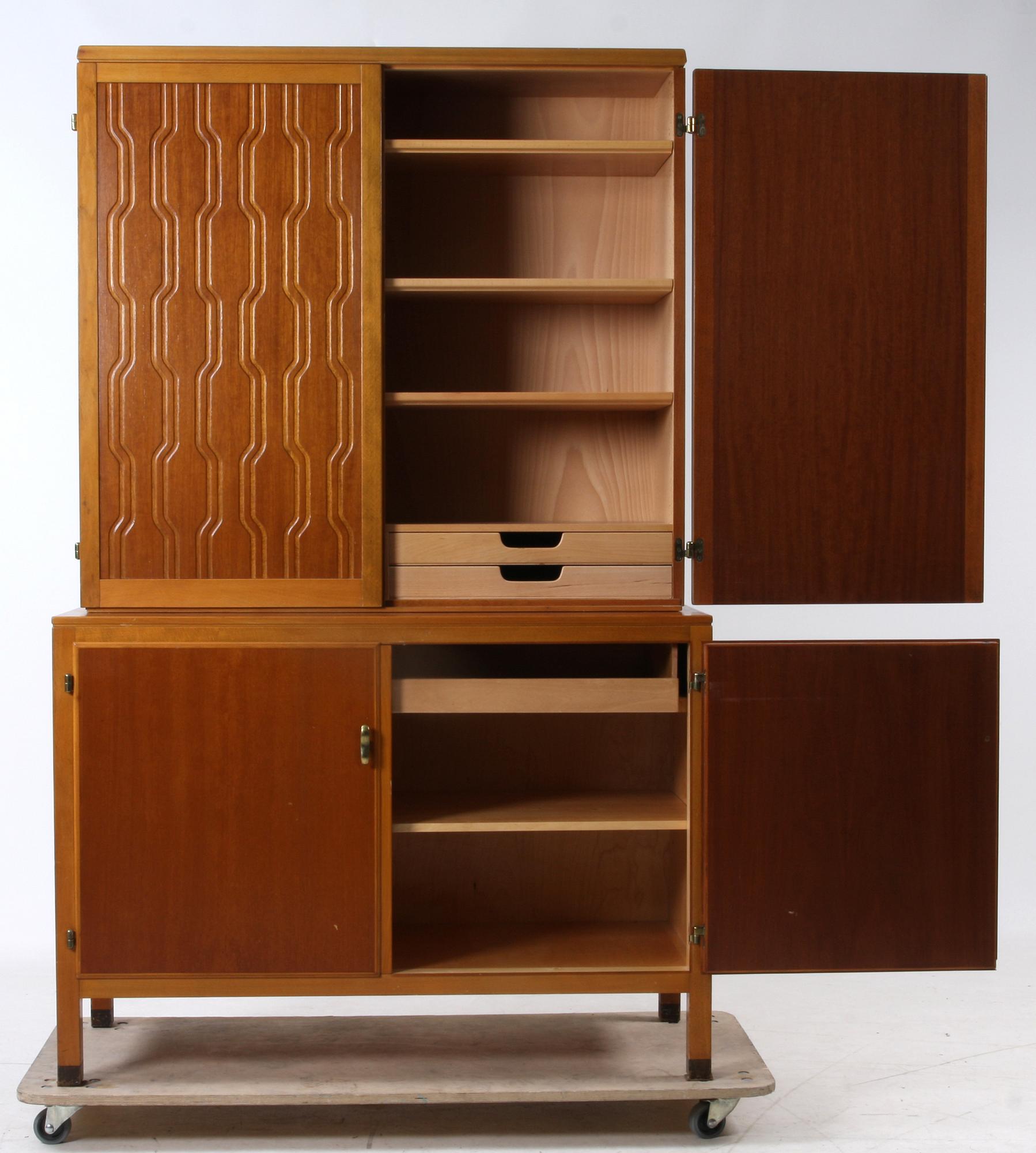 SKÅP, "589-029", David Rosén för Nordiska Kompaniets "FUTURA"-serie, Nyköping, brickmärkt.