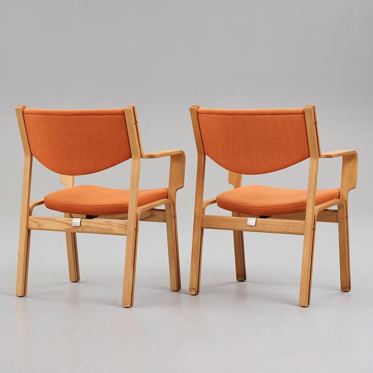 HANS J WEGNER, a pair of "JH 472" chairs, Johannes Hansen, Denmark 1980's.