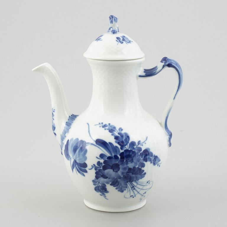 A 21-piece 'Blå blomst' porcelain coffee service, Royal Copenhagen, Denmark.
