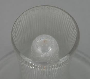 VAS, linjeslipat glas, "Kantarell", sign. Tapio Wirkkala. 1950-tal.