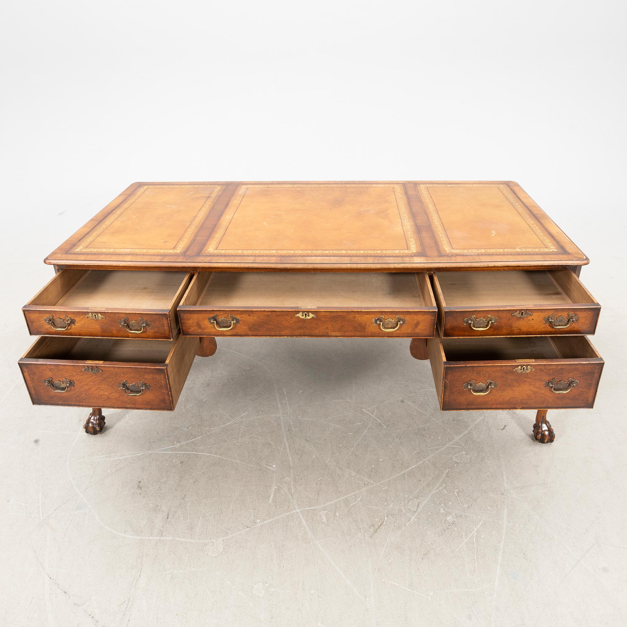 Skrivbord Queen Anne-stil 1900-talets mitt/andra hälft.