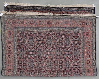 MATTA, semiantik Täbris. Ca 340x233 cm.