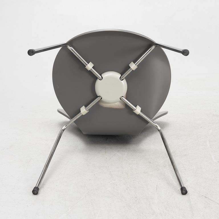 Arne Jacobsen, stolar, ett par, "Sjuan", Fritz Hansen, Danmark.