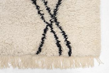 A carpet, Beni Ourain, Morocco, approx. 295 x 236 cm.