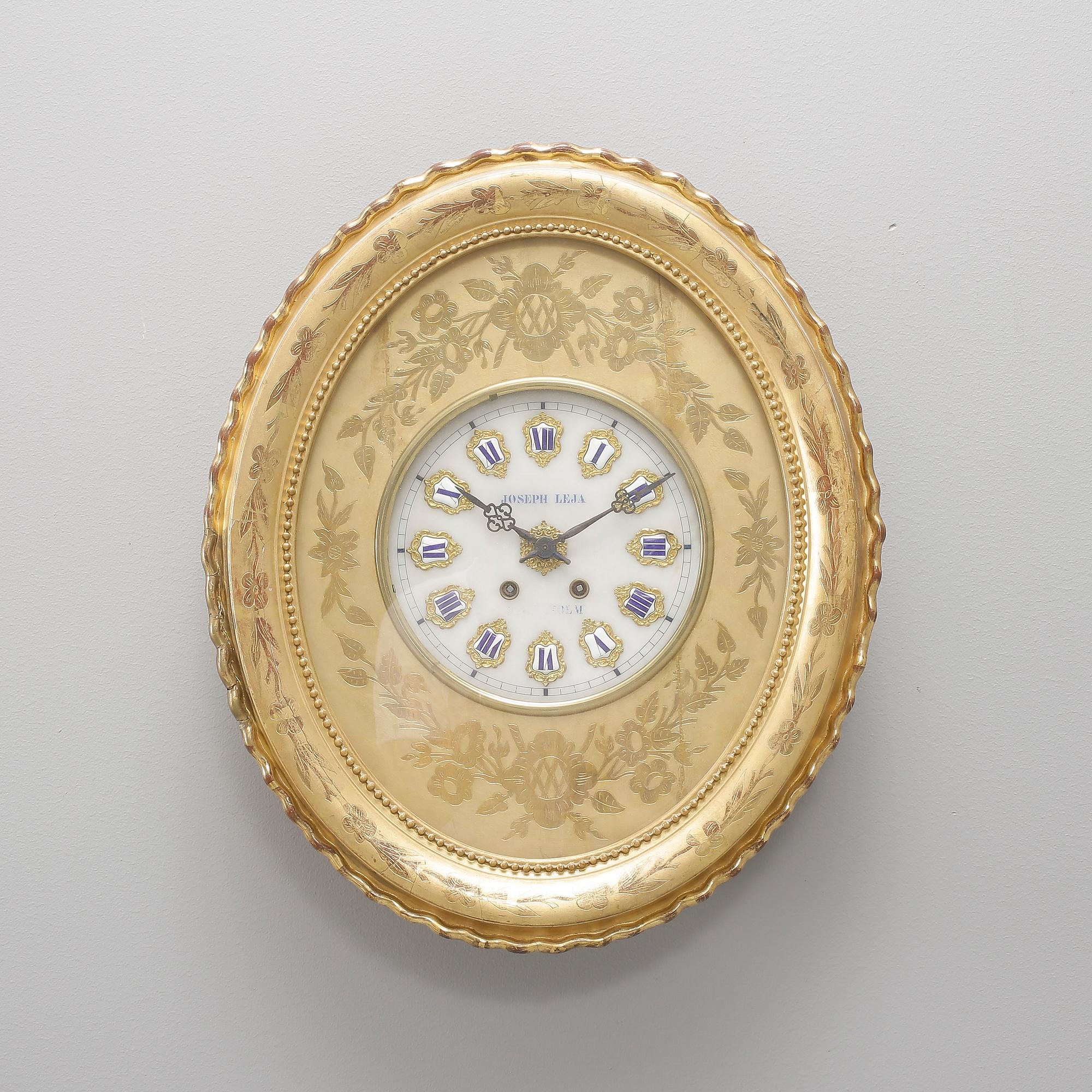 VÄGGUR. Urtavla märkt Joseph Leja. 1800-talets slut.