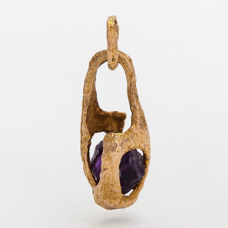 Björn Weckström, a 14K gold and amethyst pendant 'Raindeerbell' for Lapponia 1983.