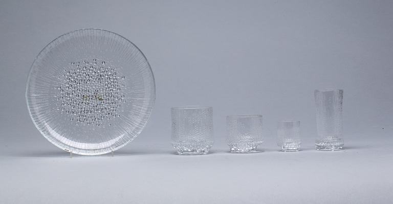 SERVIS, glas, 44 delar, "Ultima Thule" formgiven av Tapio Wirkkala för Iittala, Finland. 1900-talets mitt.