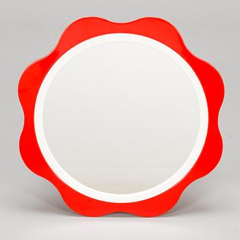 An interior set in red plastic from the 1970s, 7 parts.