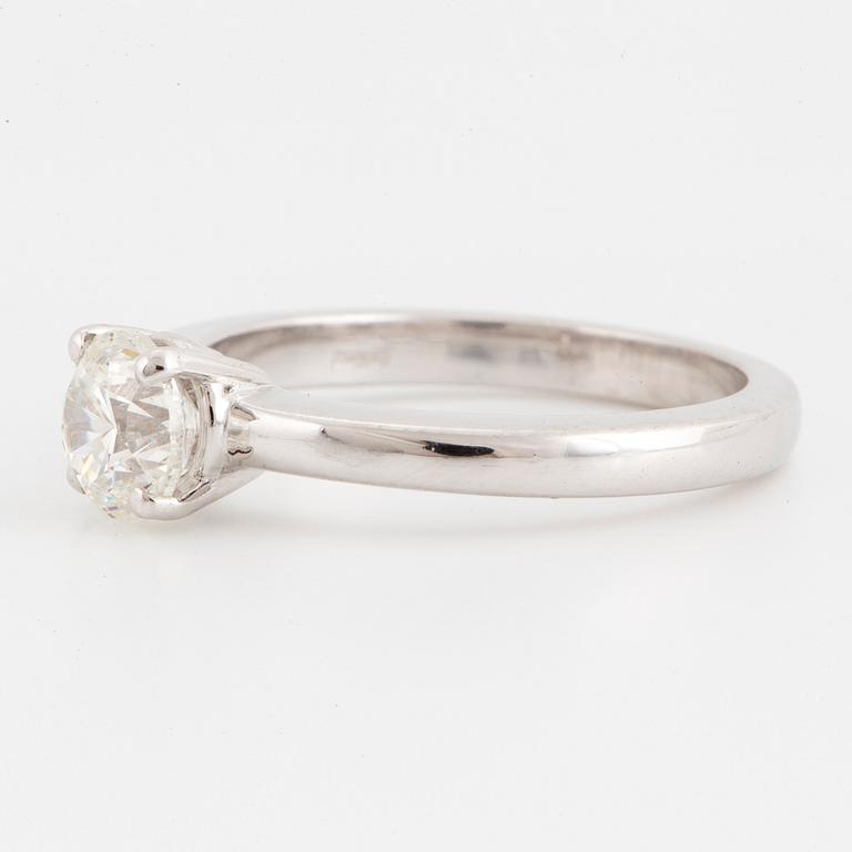 Solitaire diamonr ring 1,03 ct with GIA certificate.