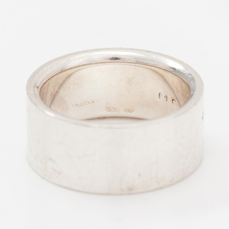 Gucci, A pair of earrings, bracelet, ring and necklace made of sterling silver. Marked Gucci, Made in Italy.