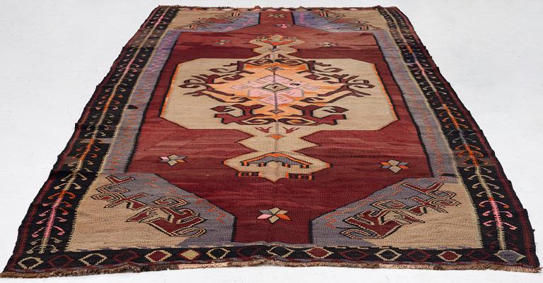 Rug, semi-antique Turkish Kilim, approx. 385 x 200 cm.