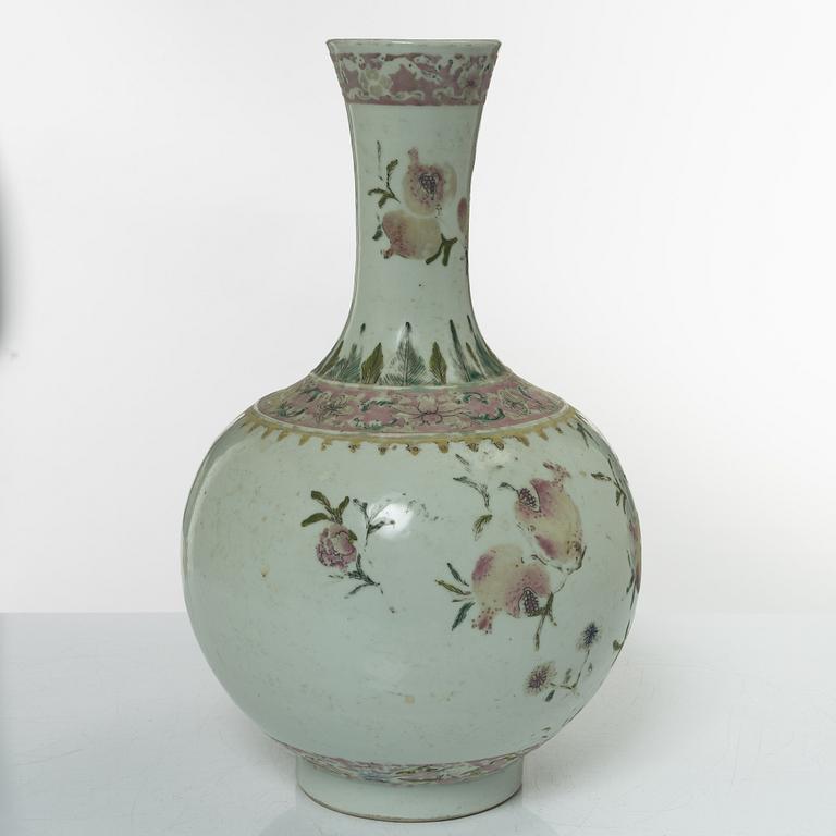 Vas, porslin, Kina, 1800-/1900-tal.