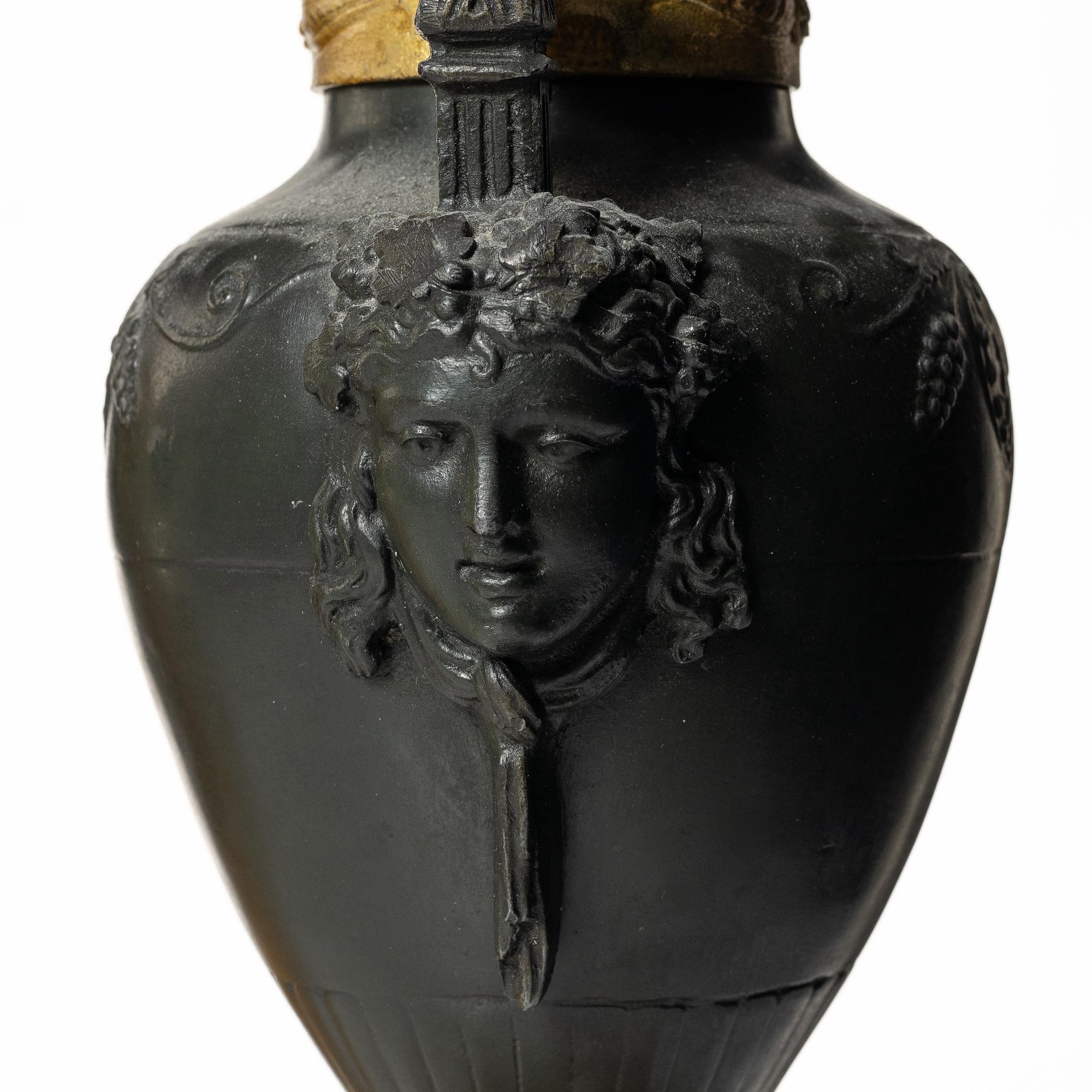 Bordsgarnityr, 3 delar, 1900-talets början. Empirestil.