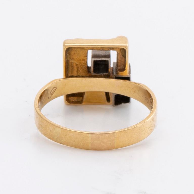 LAPPONIA RING 18k gold w 3 baguette-cut diamonds approx 0,10 ct in total.
