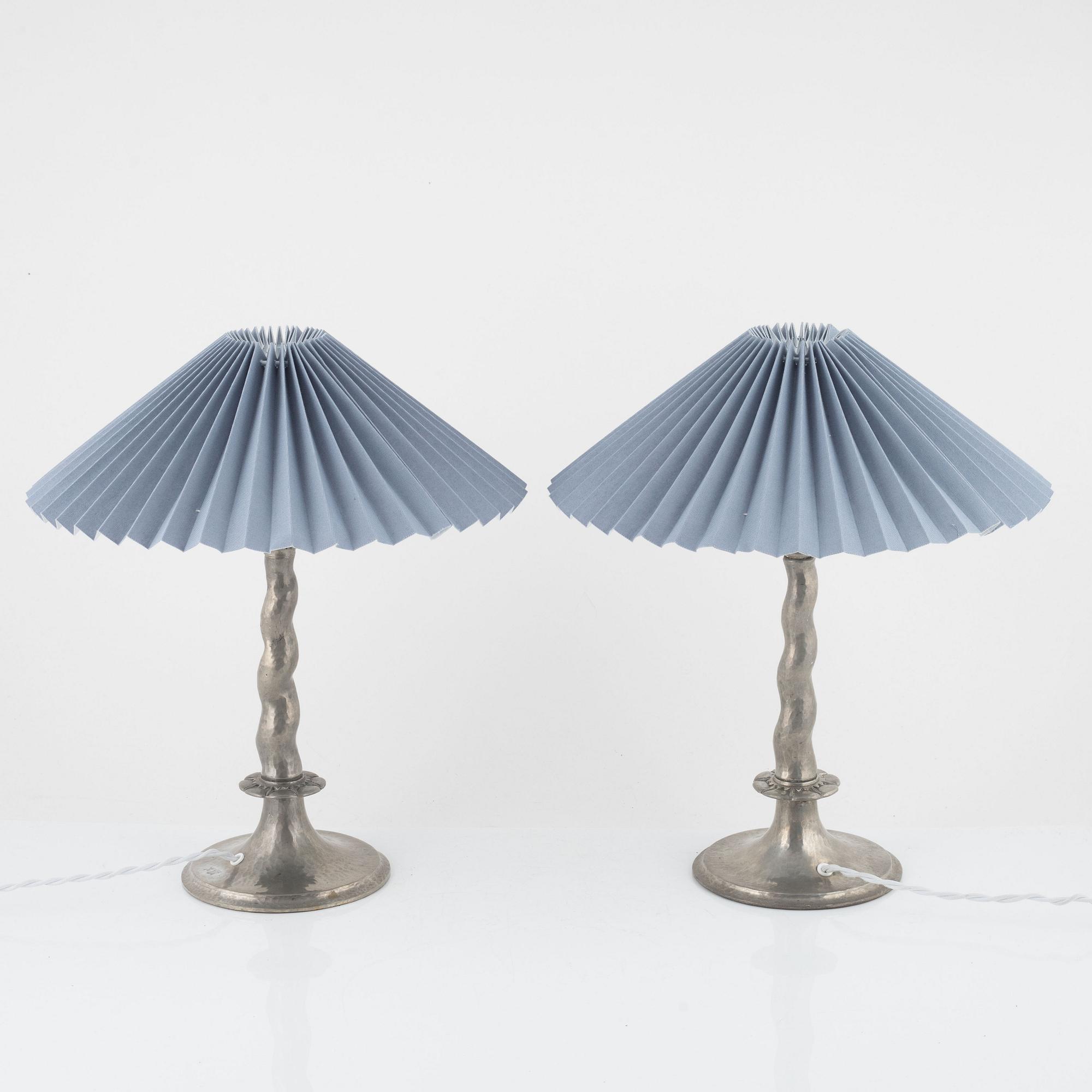 Harald Notini, bordslampor 1 par, modell "6891", Arvid Böhlmarks Lampfabrik, 1920-tal.