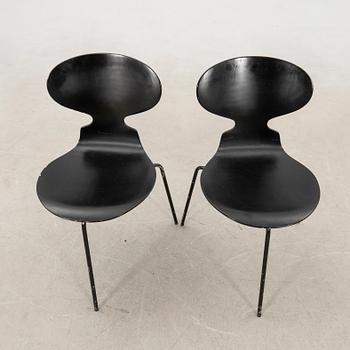 Arne Jacobsen, a pair of "Ant" chairs for Fritz Hansen Denmark, 1960s.