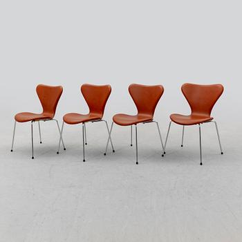 Arne Jacobsen, a set of four "Sjuan" leather chairs for Fritz Hansen, Denmark, later part of the 20th century.