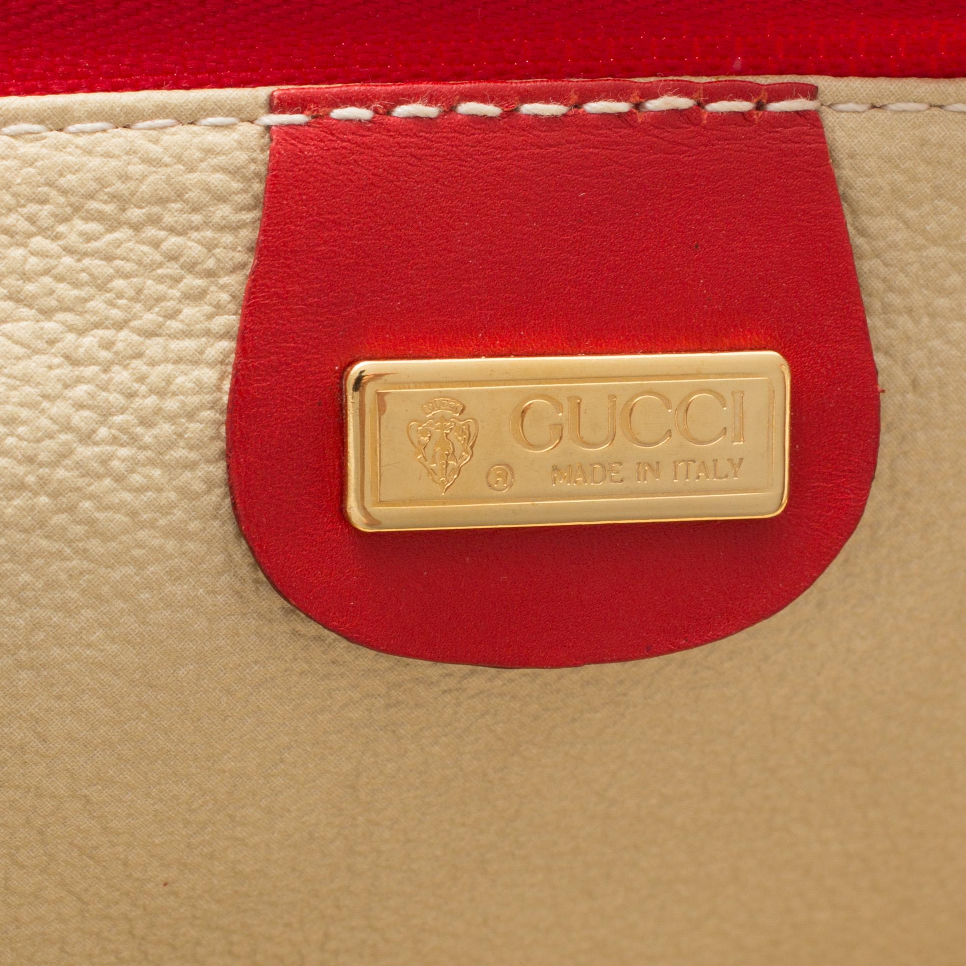 GUCCI, a 'Flora' garment bag.