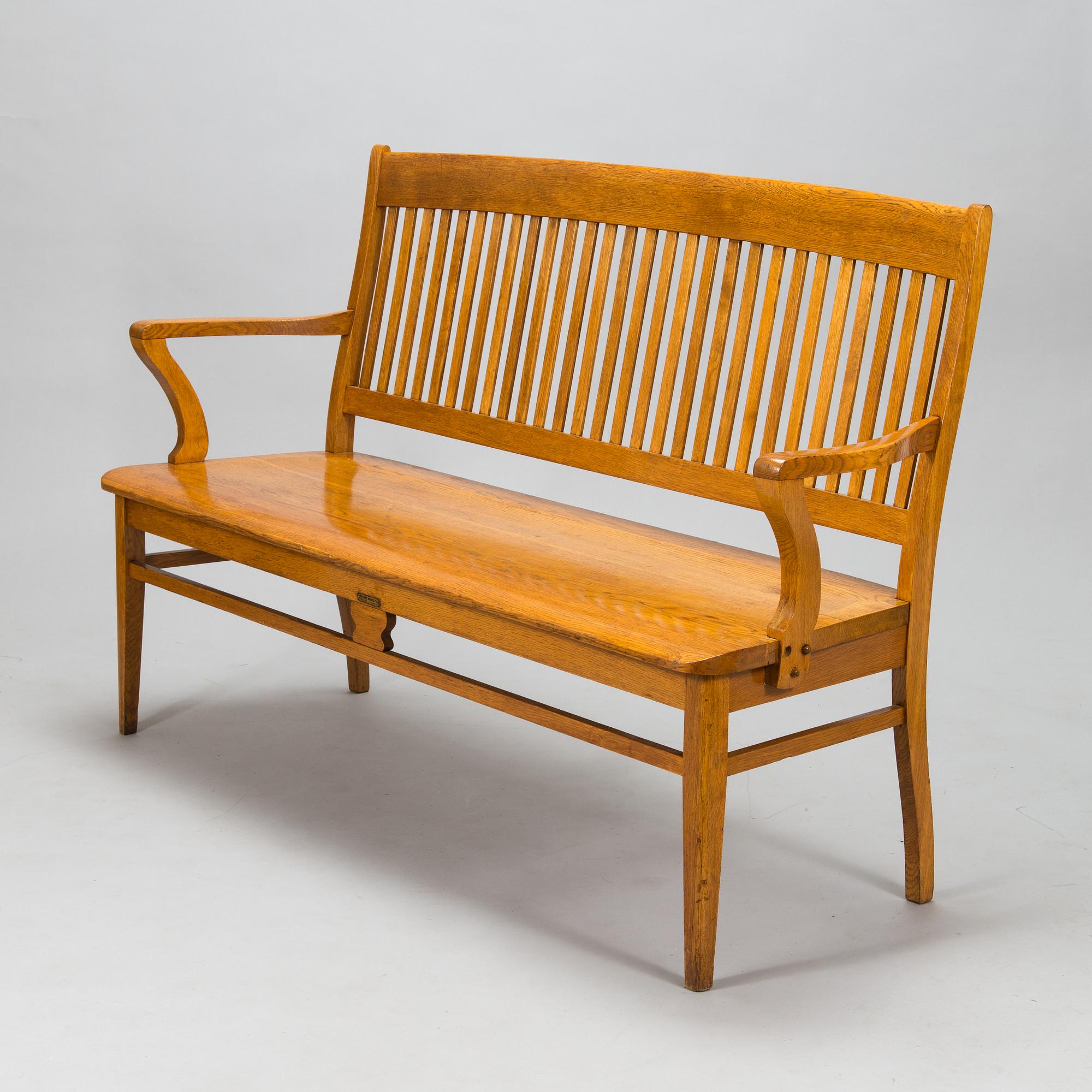 An early 20th century sofa for Billnäs.