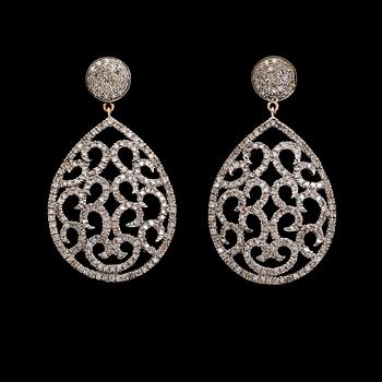ÖRHÄNGEN, 1 par, 18 k guld, silver samt diamanter/rosenstenar.