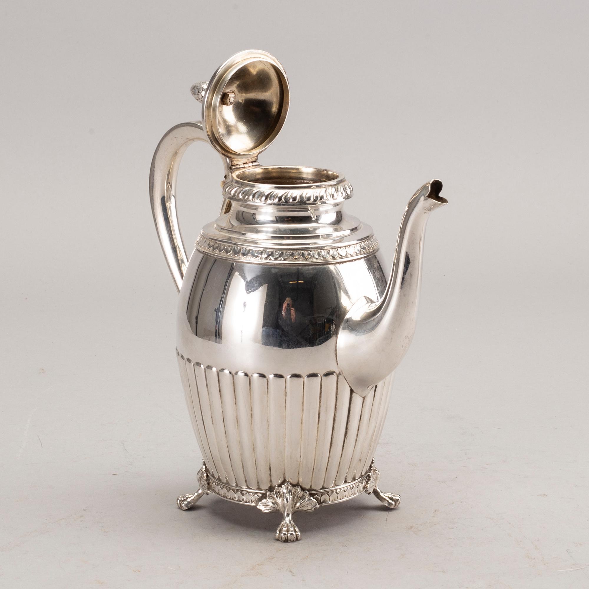 A three pieces coffee set from 1924.
